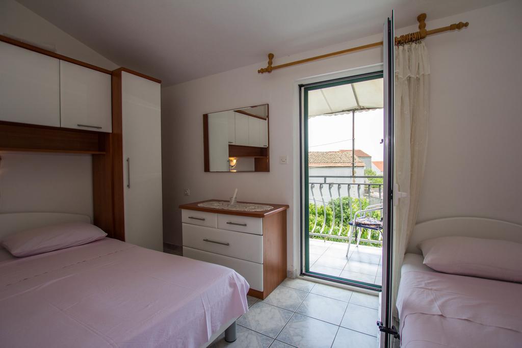 Apartments Bartul Sućuraj Exterior foto